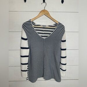 Tommy Bahama Navy & White Striped V-Neck Summer Sweater – Size Medium